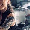 ﻿Татуированная милашка 🔥 Violetsmall с чувственной улыбкой и нежной попкой
